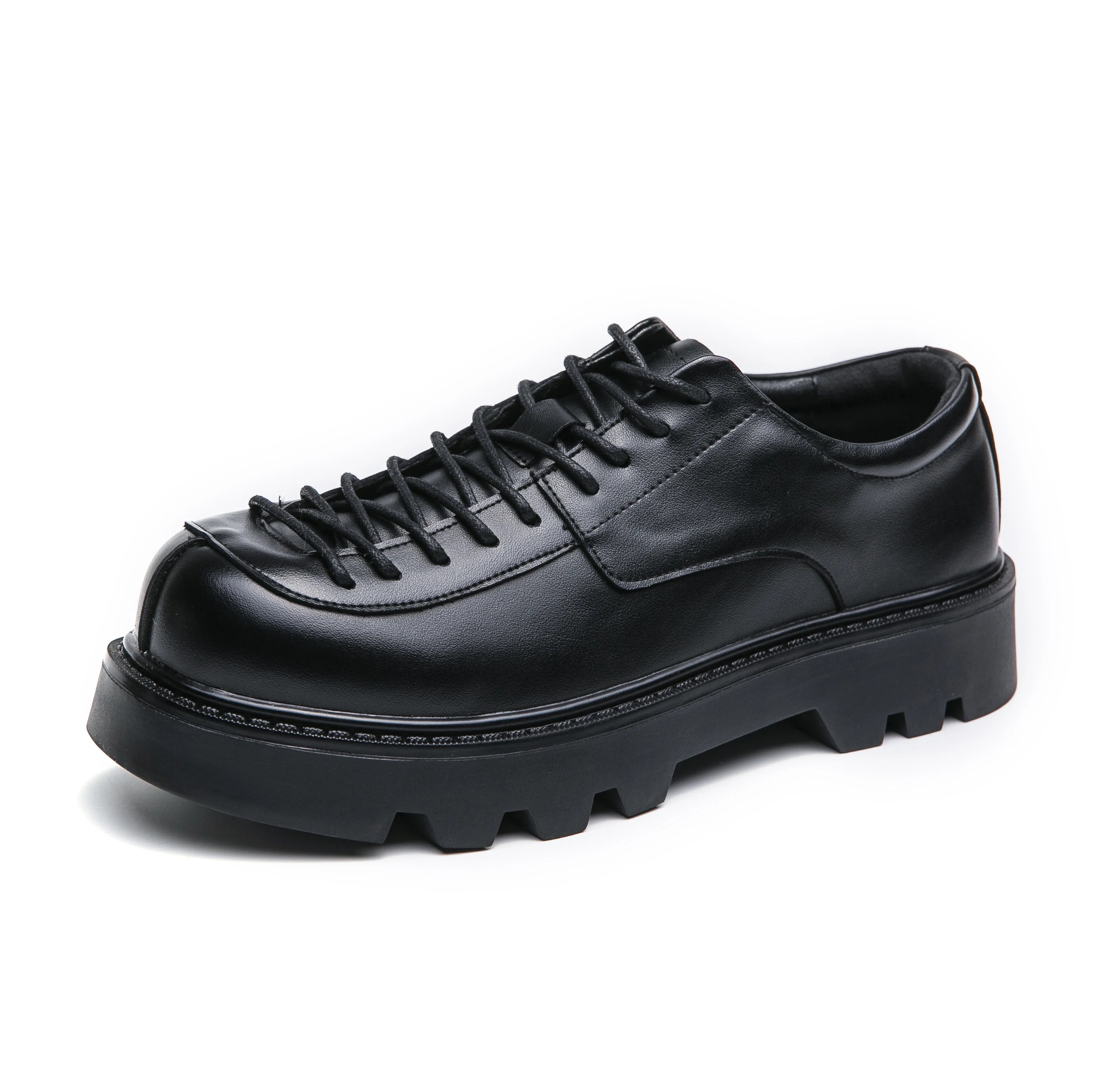 VOIDWEAR SIGNAL_VANISH_11 ☰ split leather platform streetwear shoes with lace-up closure and shadow-coded design, optimized for spring and autumn. Black leather shoe with thick sole on a white background