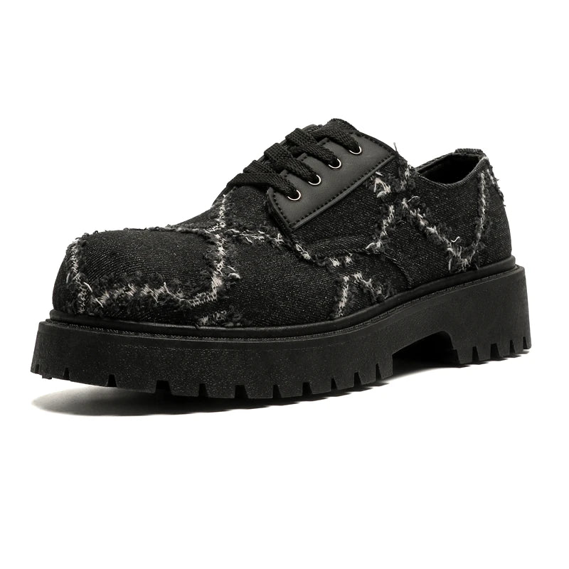 VOIDWEAR SIGNAL_CANVAS_09 ☰ men’s breathable split leather casual shoes in black, slip-on lace hybrid with rubber sole, minimalist ritual-inspired design. Black distressed leather shoe with thick sole on a white background