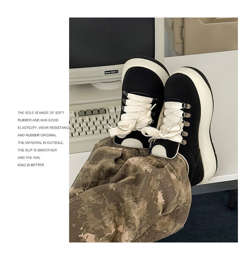 Interior mesh lining and EVA cushioning in VDR_VANISH_05