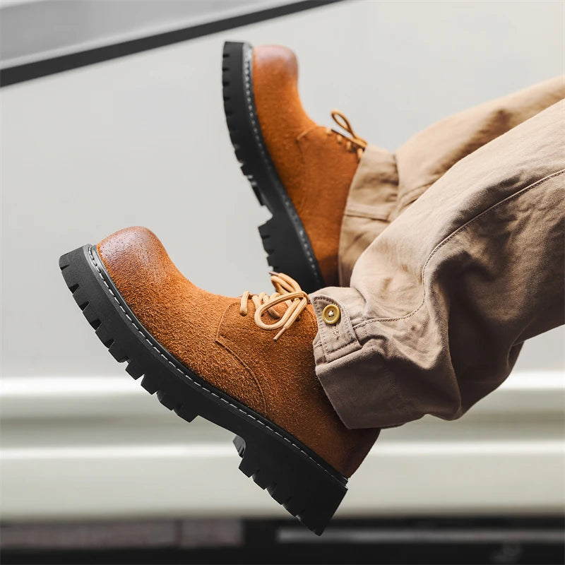 Men’s VOIDWEAR VDR_SIGNAL_03 derby shoes in black leather with thick rubber sole, slip-on design, and ritual-inspired streetwear aesthetic