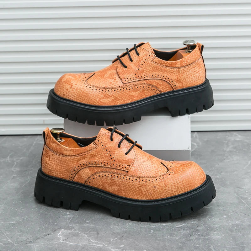 VDR_TRAVEL_23 ∆ men’s retro chunky sole leather shoes, breathable PU insole, casual travel styling, U.S. + EU SEO optimized. Pair of brown leather shoes with black soles on a gray surface.