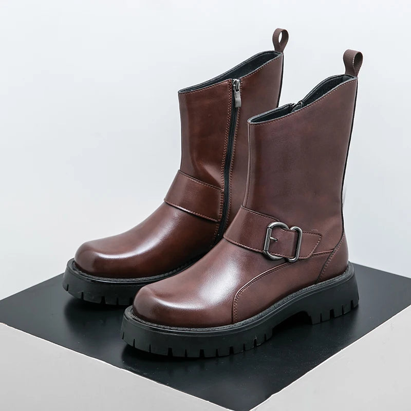 VDR_LEISURE_1035 ∆ men’s handcrafted split leather casual ankle boots, breathable mesh, spring/autumn urban wear, U.S. + EU SEO optimized. Pair of brown leather boots with buckles on a black platform against a white background