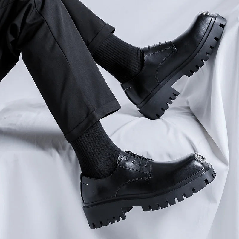 “VDR_VANISH_05 ☰ washed artificial leather derby — side view”

“VDR_VANISH_05 ☰ signal glyph reveal at dusk on concrete”