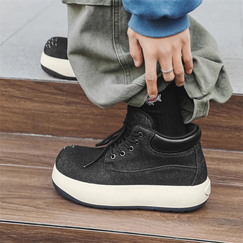 “VOIDWEAR VDR_VANISH_07 canvas high-top – red accent”

“VDR_VANISH_07 signal glyph lit at dusk urban street”