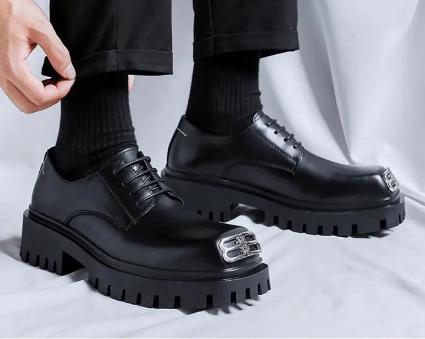 “VDR_VANISH_05 ☰ washed artificial leather derby — side view”

“VDR_VANISH_05 ☰ signal glyph reveal at dusk on concrete”