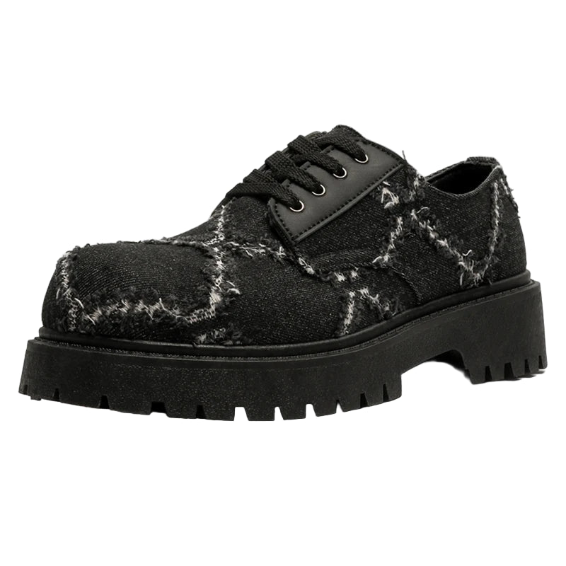 VOIDWEAR SIGNAL_CANVAS_09 ☰ men’s breathable split leather casual shoes in black, slip-on lace hybrid with rubber sole, minimalist ritual-inspired design.. Black textured shoe with thick sole on a white background