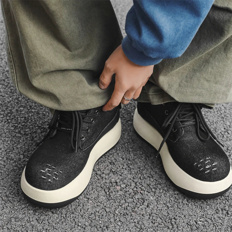 “VOIDWEAR VDR_VANISH_07 canvas high-top – red accent”

“VDR_VANISH_07 signal glyph lit at dusk urban street”