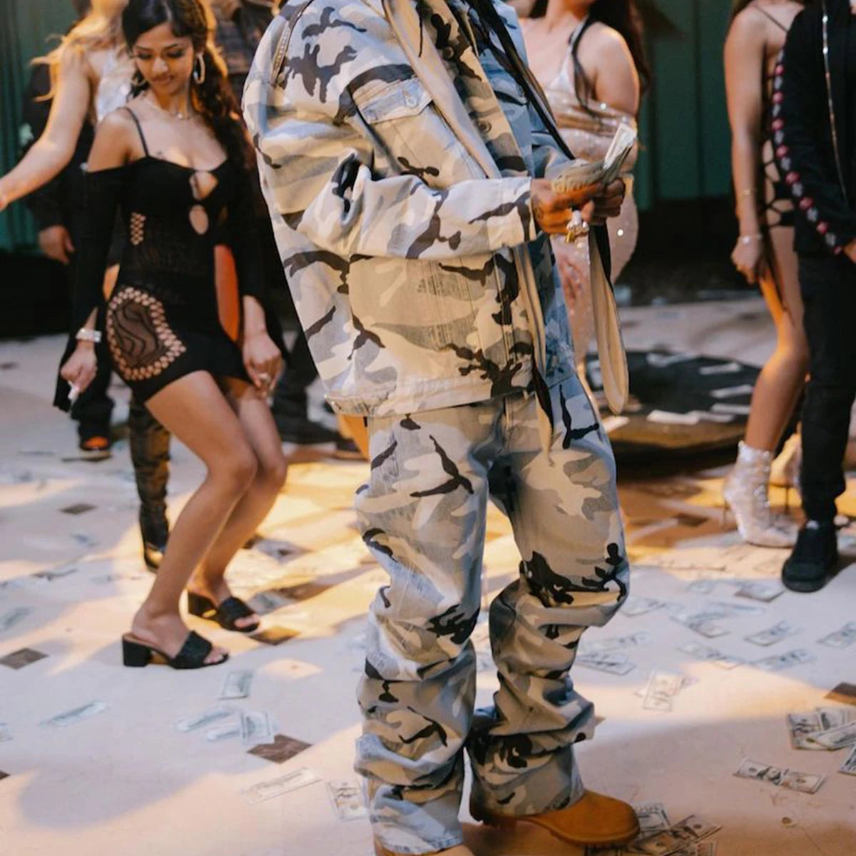 CAMO_SIGNAL/9