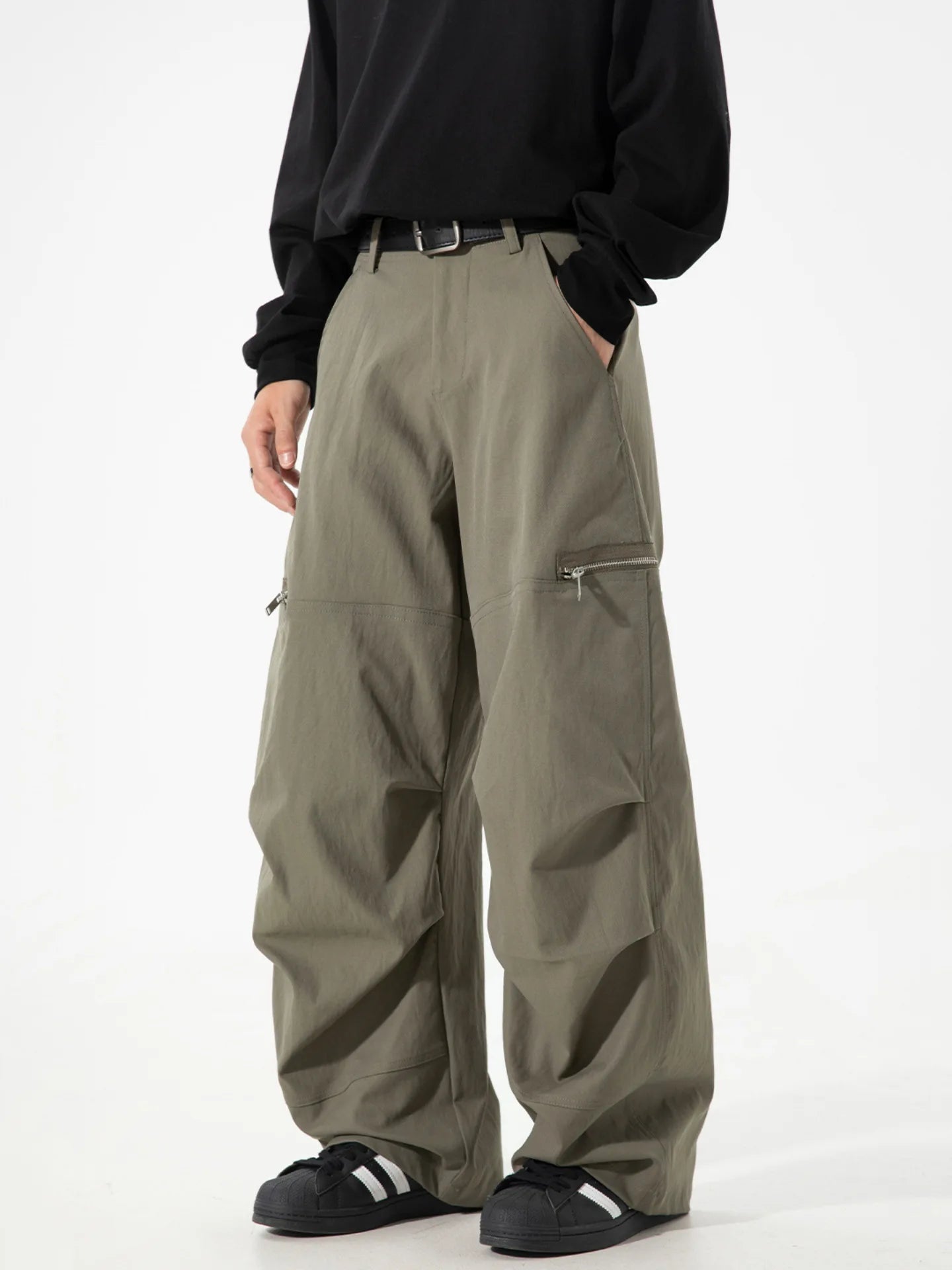 VOIDWEAR VDR_SIGNAL_MCHT ☰ pleated machete pants, paratrooper style, tactical zipper, loose fit, symbolic glyph tab