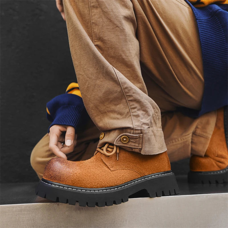 Men’s VOIDWEAR VDR_SIGNAL_03 derby shoes in black leather with thick rubber sole, slip-on design, and ritual-inspired streetwear aesthetic