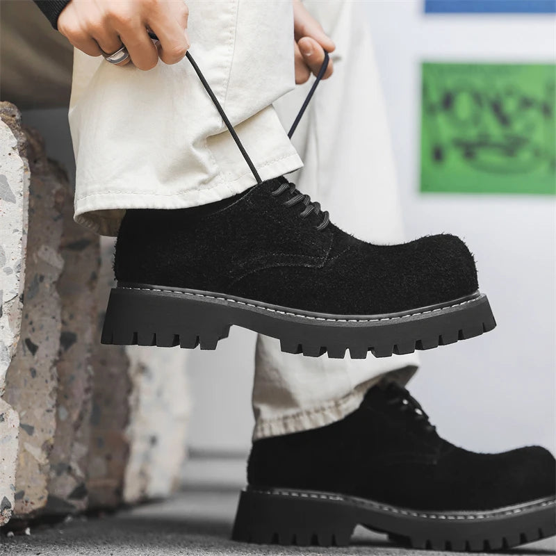 Men’s VOIDWEAR VDR_SIGNAL_03 derby shoes in black leather with thick rubber sole, slip-on design, and ritual-inspired streetwear aesthetic